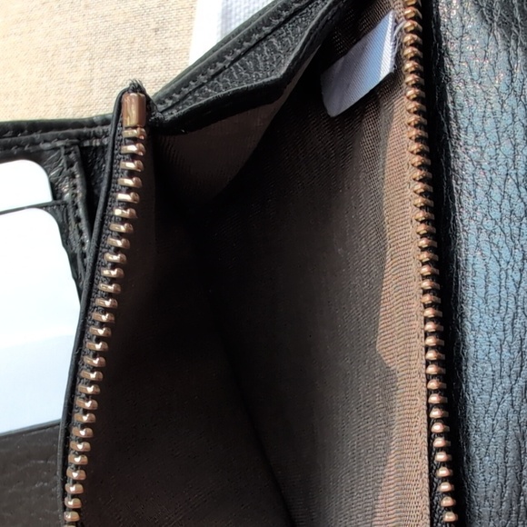 Chloe Black Leather And Gold Bow Wallet - Picture 9 of 12